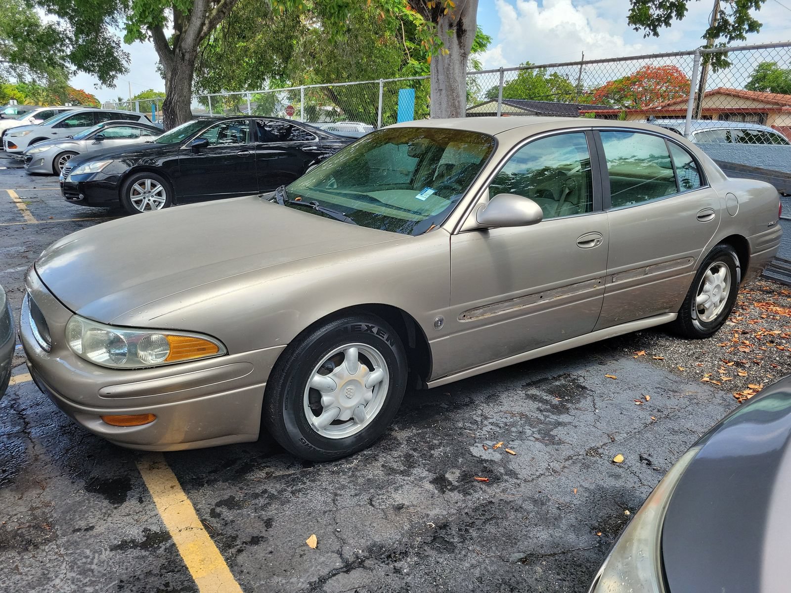 Used 2001 Buick Le Sabre Custom w/ Luxury Pkg FWD image 32
