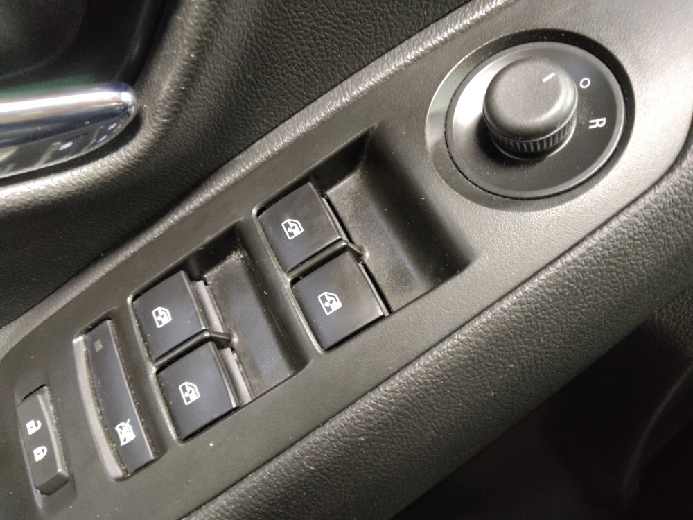 Used 2021 Chevrolet Trax LS image 27