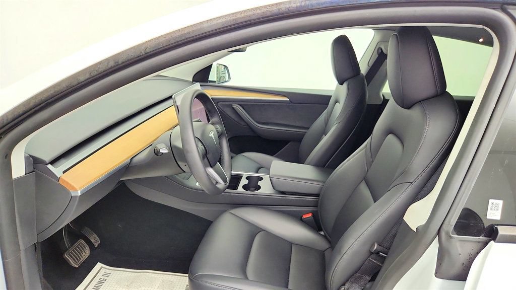 Used 2025 Tesla Model Y Long Range AWD/4WD image 25
