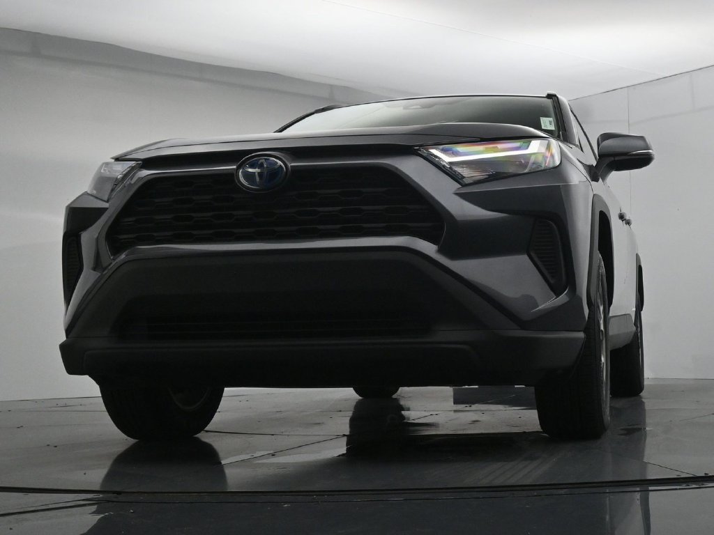 Used 2024 Toyota RAV4 XLE AWD/4WD image 19
