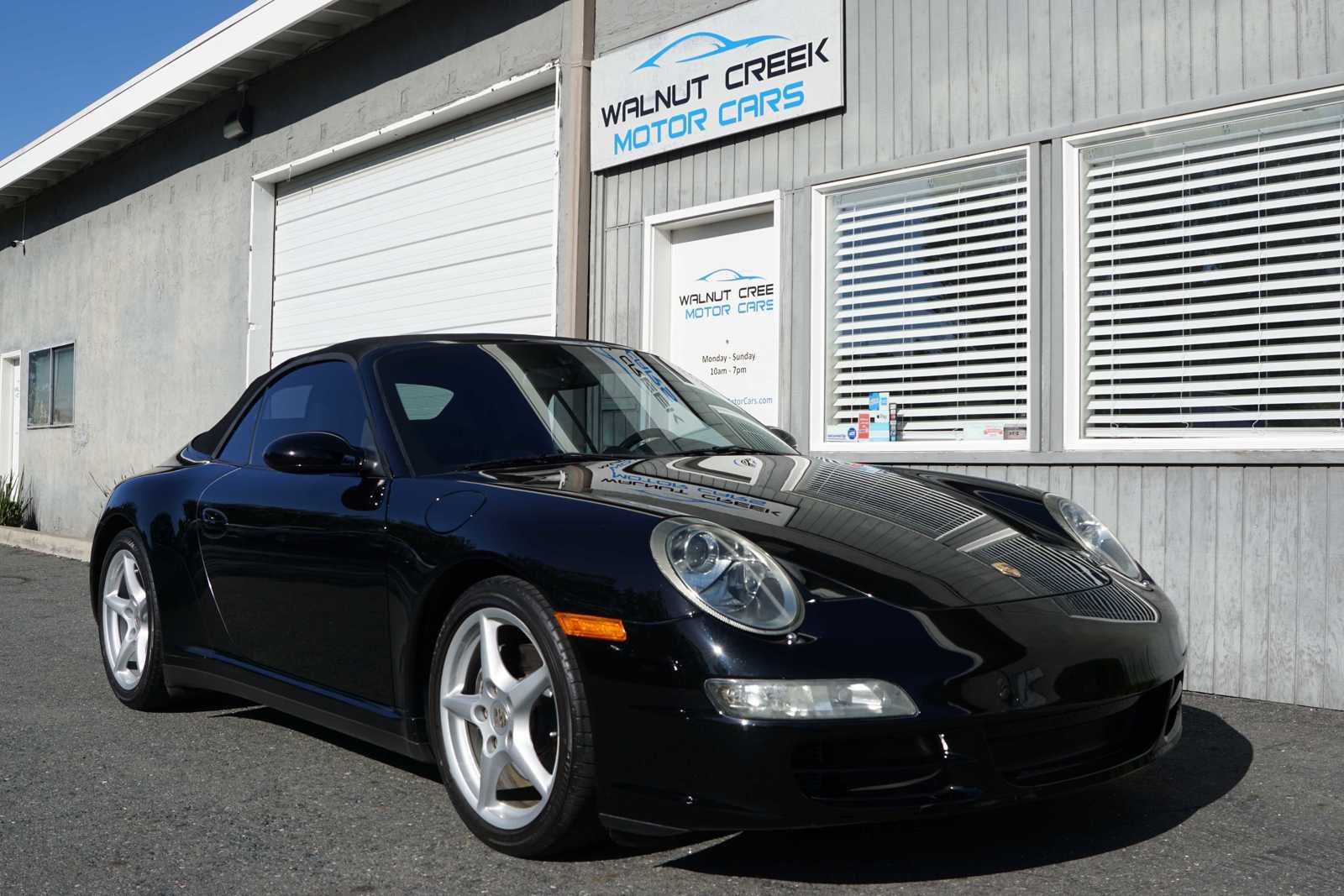 Used 2006 Porsche 911 Carrera 4 image 21