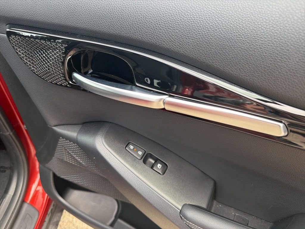 Certified 2025 Kia Seltos S image 31