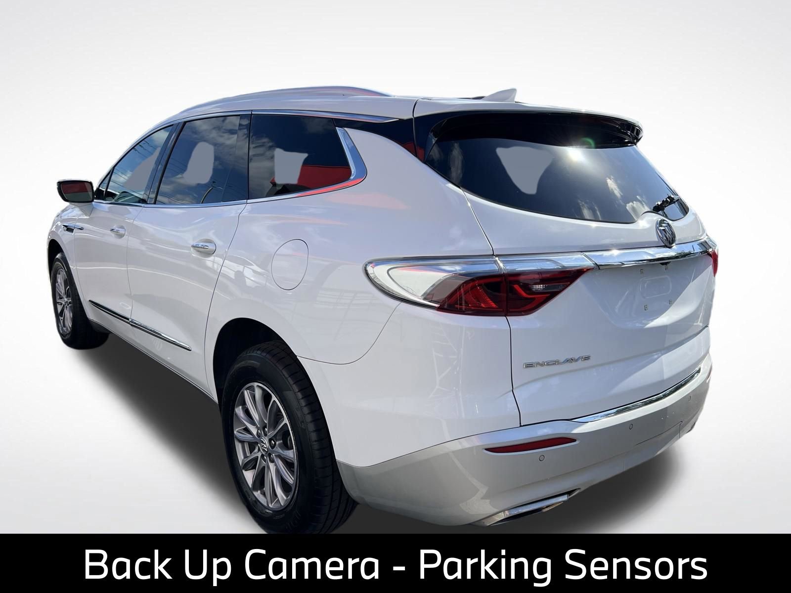 Used 2023 Buick Enclave Essence FWD image 7