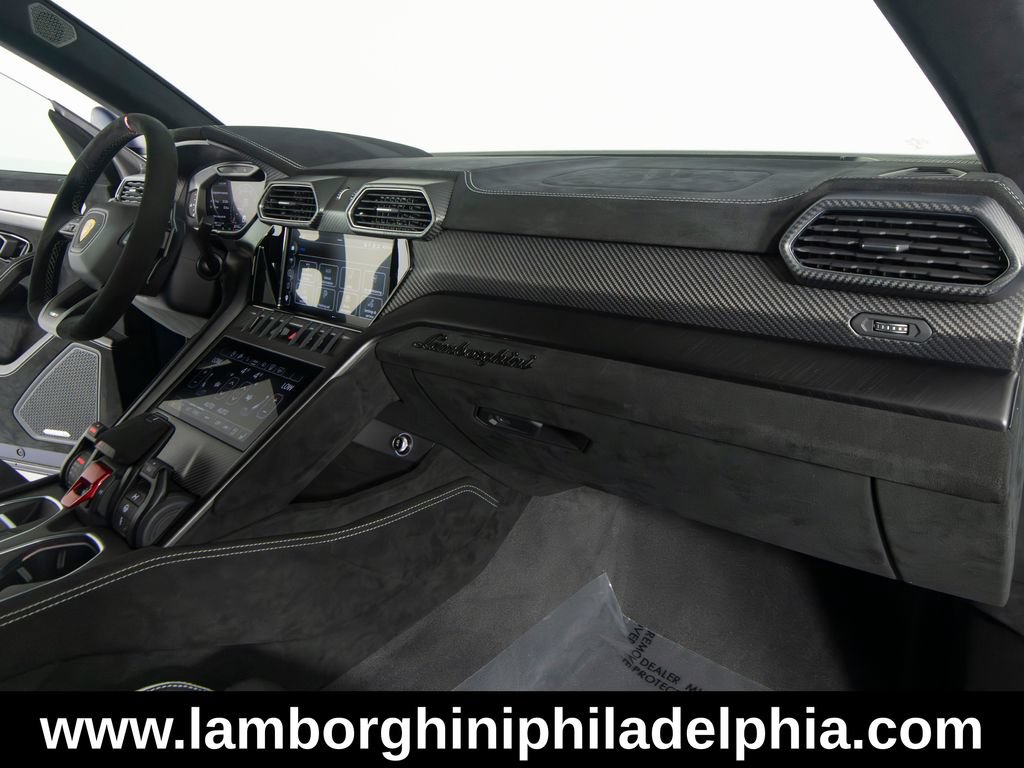 Used 2023 Lamborghini Urus Performante AWD/4WD image 35