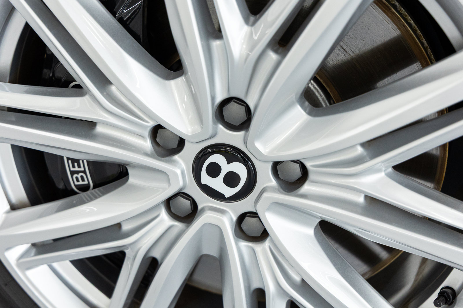 Certified 2026 Bentley Flying Spur V8 AWD/4WD image 17