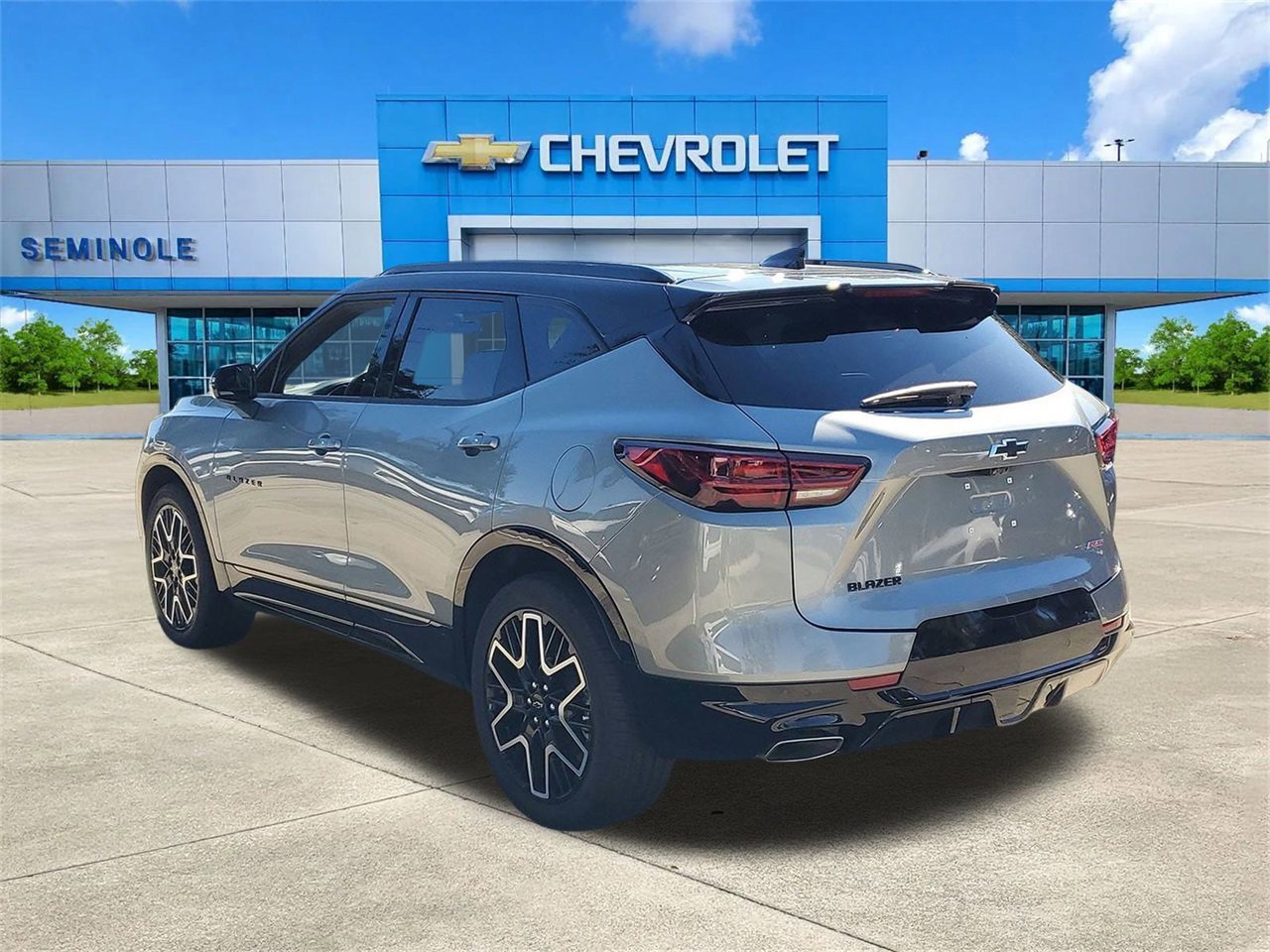 Used 2025 Chevrolet Blazer RS w/ Driver Confidence II Package image 3