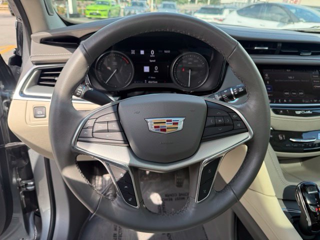 Used 2023 Cadillac XT5 Premium Luxury w/ Technology Package AWD/4WD image 17