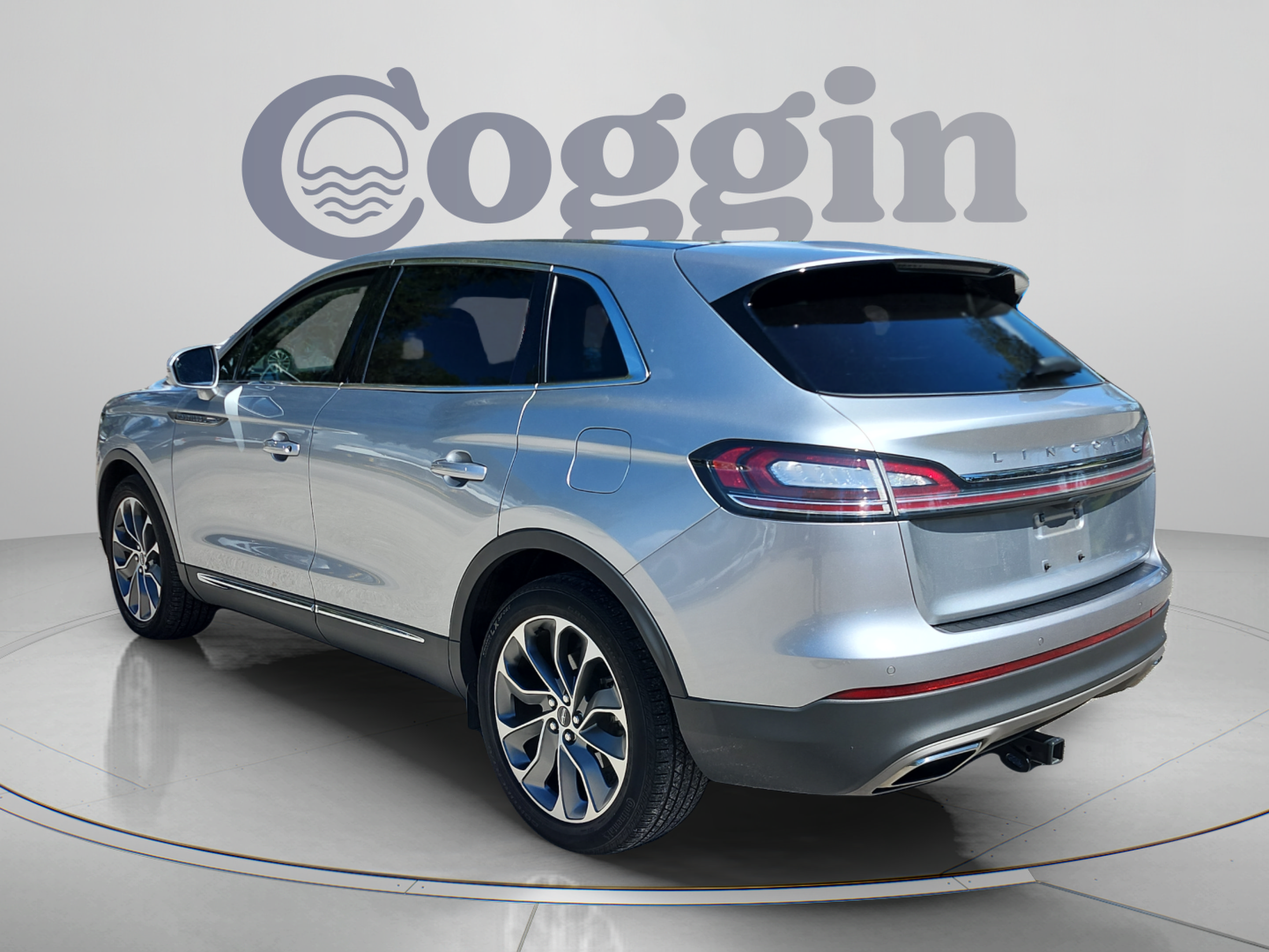 Used 2022 Lincoln Nautilus Reserve w/ Luxury Package FWD image 3