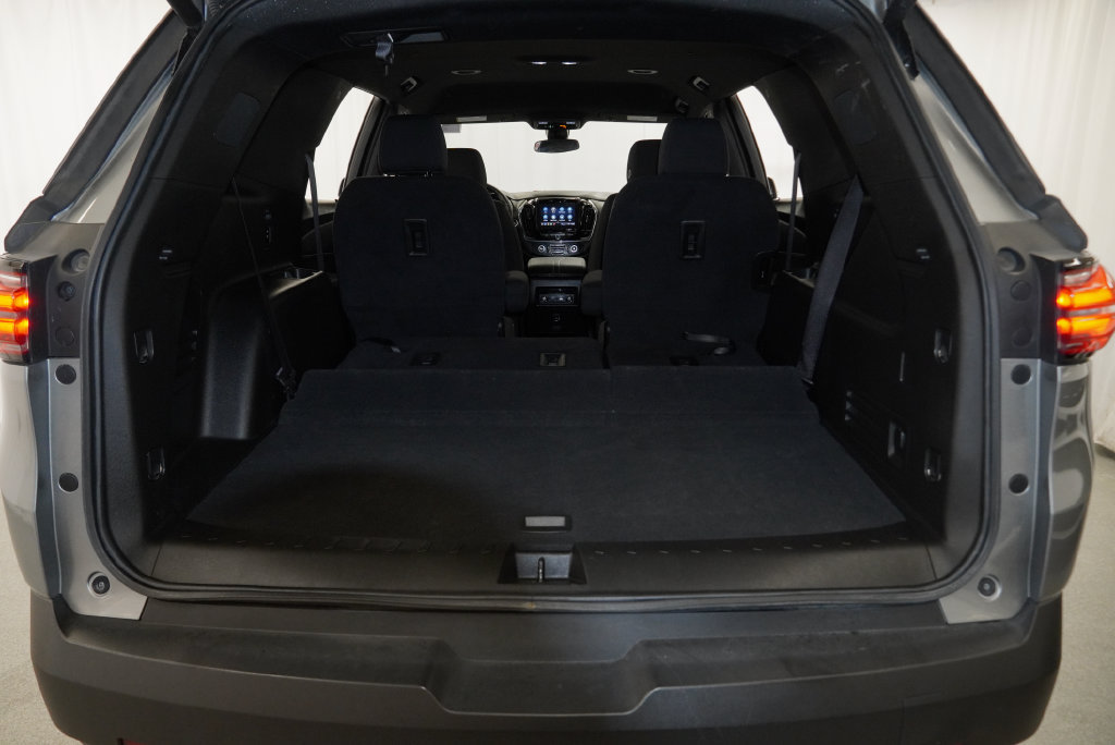 Used 2023 Chevrolet Traverse LT FWD image 43