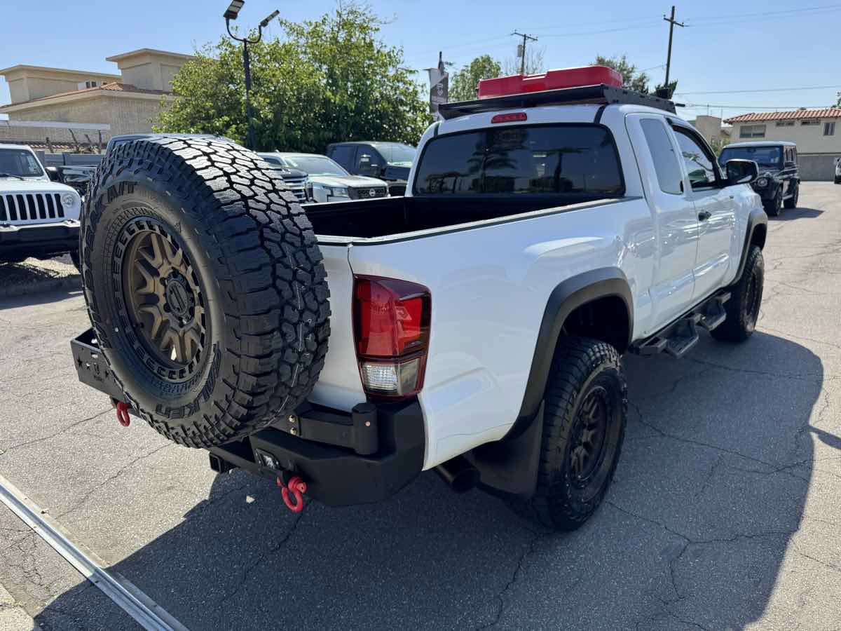 Used 2019 Toyota Tacoma SR w/ SX Package RWD image 7