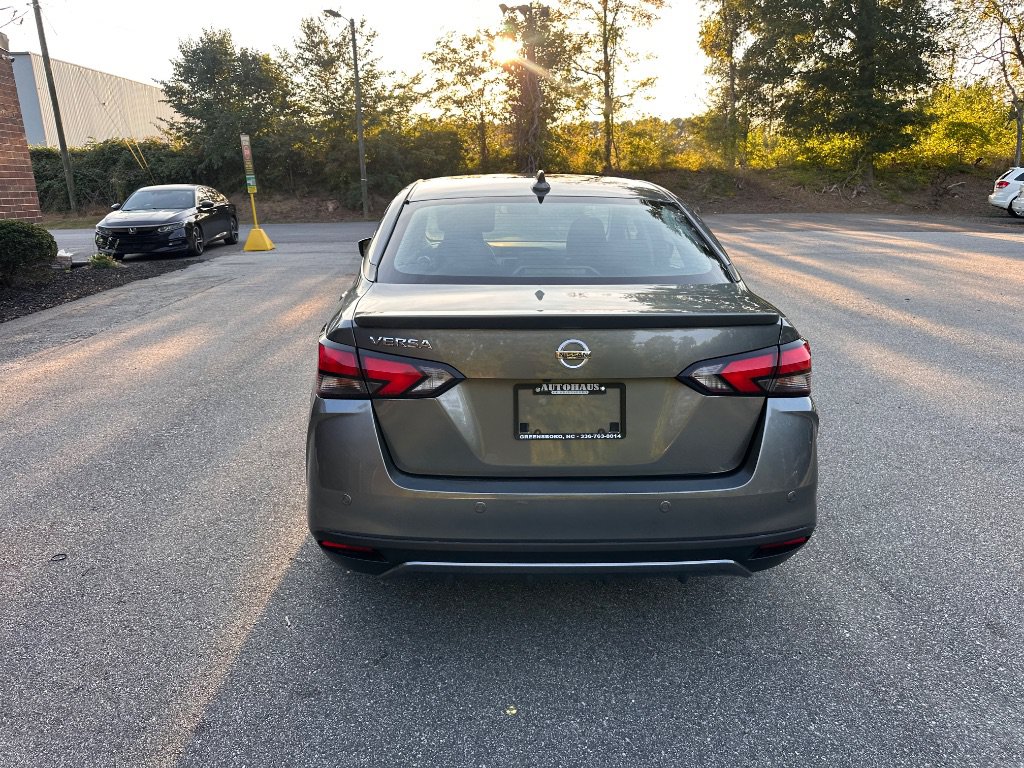 Used 2022 Nissan Versa SV FWD image 6