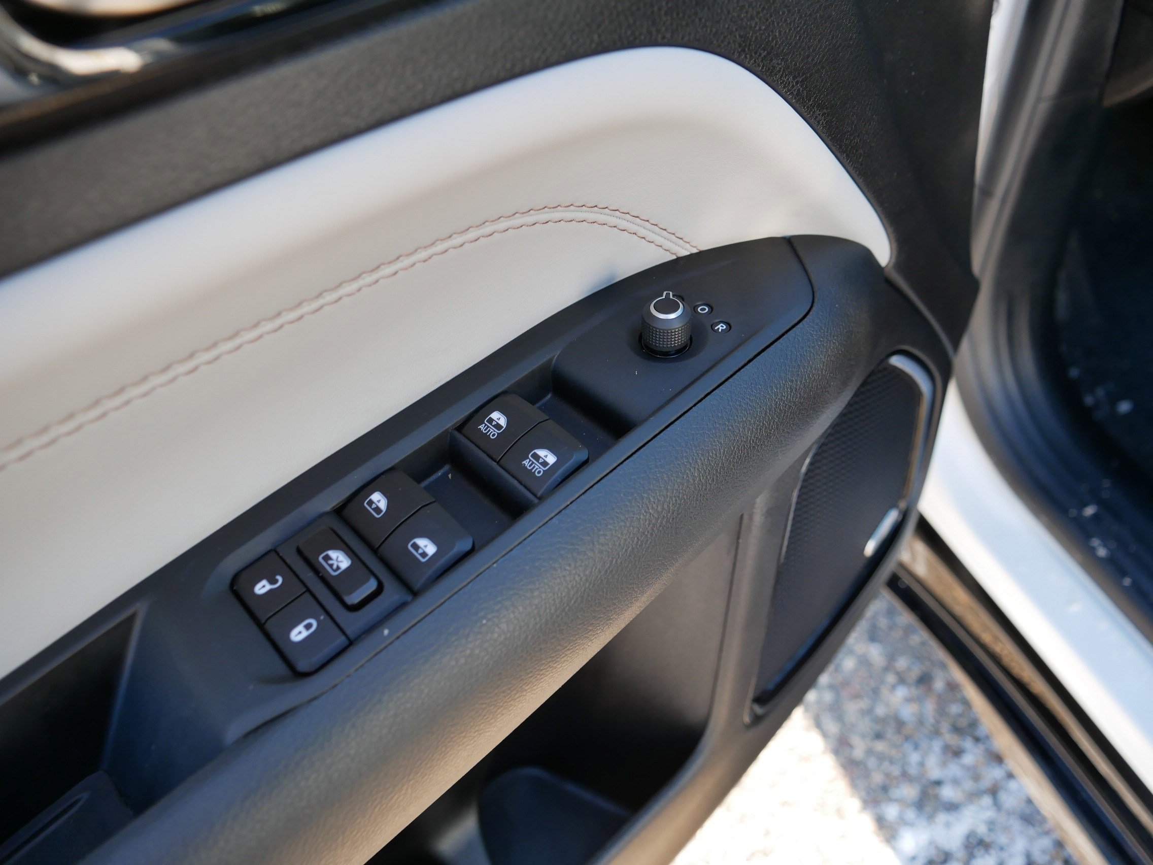 Certified 2024 Jeep Compass Limited w/ Elite Group image 19