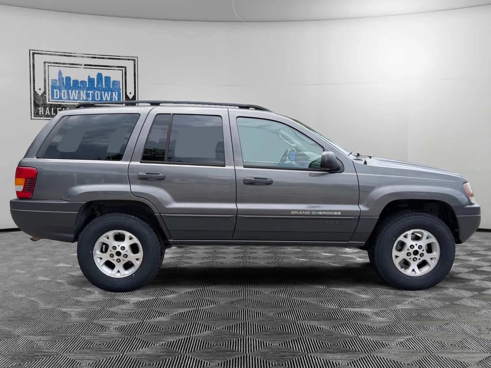 Used 2004 Jeep Grand Cherokee Laredo w/ Convenience Group AWD/4WD image 5