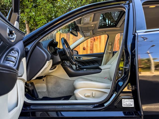 Used 2017 INFINITI Q50 3.0t Premium w/ Cargo Package (L95) image 22