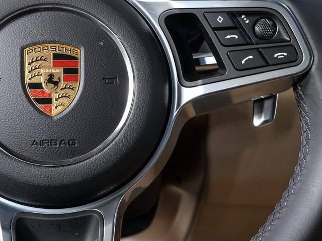 Used 2023 Porsche Cayenne image 12