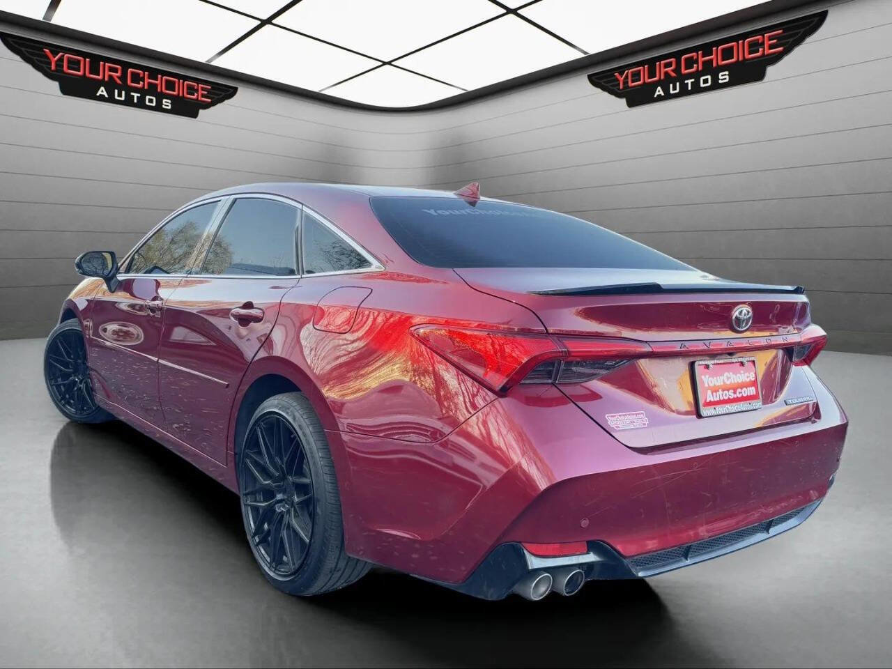 Used 2019 Toyota Avalon Touring w/ Advanced Safety Package image 3