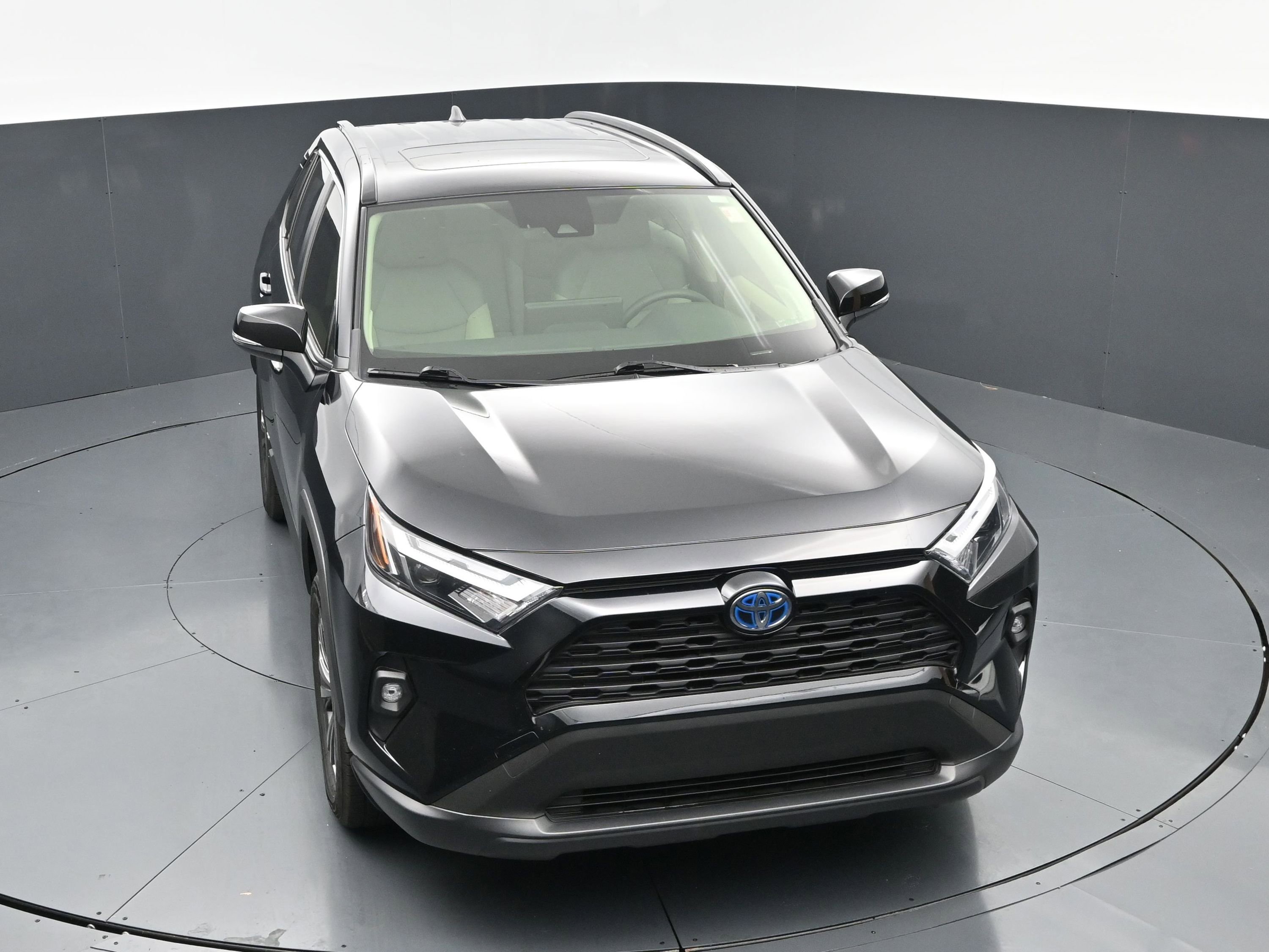 Used 2023 Toyota RAV4 XLE Premium AWD/4WD image 34