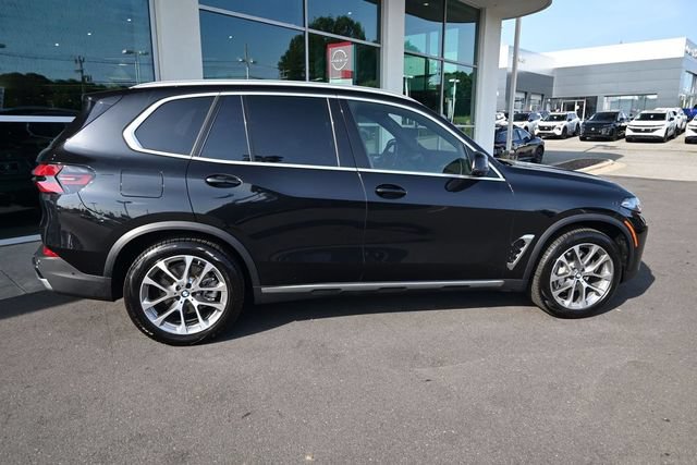 Used 2024 BMW X5 xDrive40i w/ Premium Package AWD/4WD image 8
