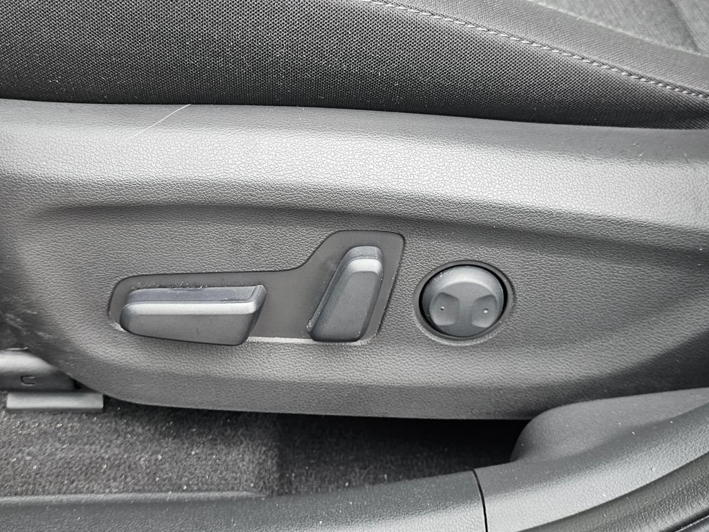 Used 2023 Hyundai Kona SE FWD image 23