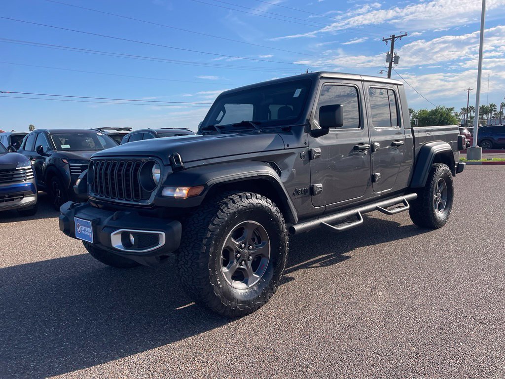 Used 2024 Jeep Gladiator Sport AWD/4WD image 3