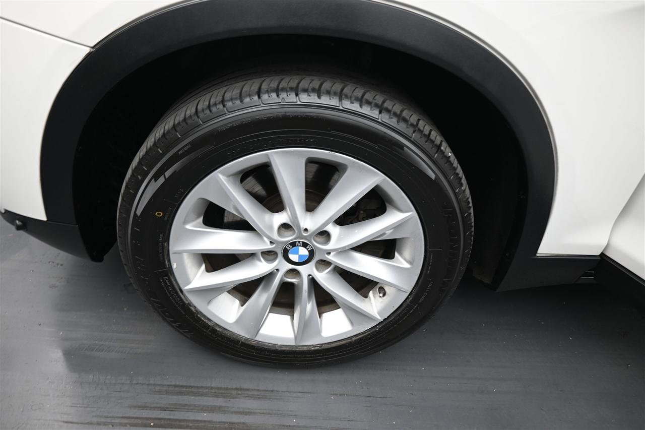 Used 2017 BMW X3 xDrive28i AWD/4WD image 16