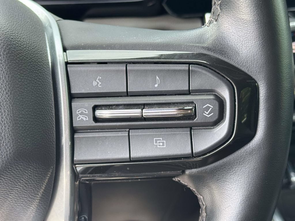 Used 2024 Chevrolet Colorado ZR2 AWD/4WD image 23