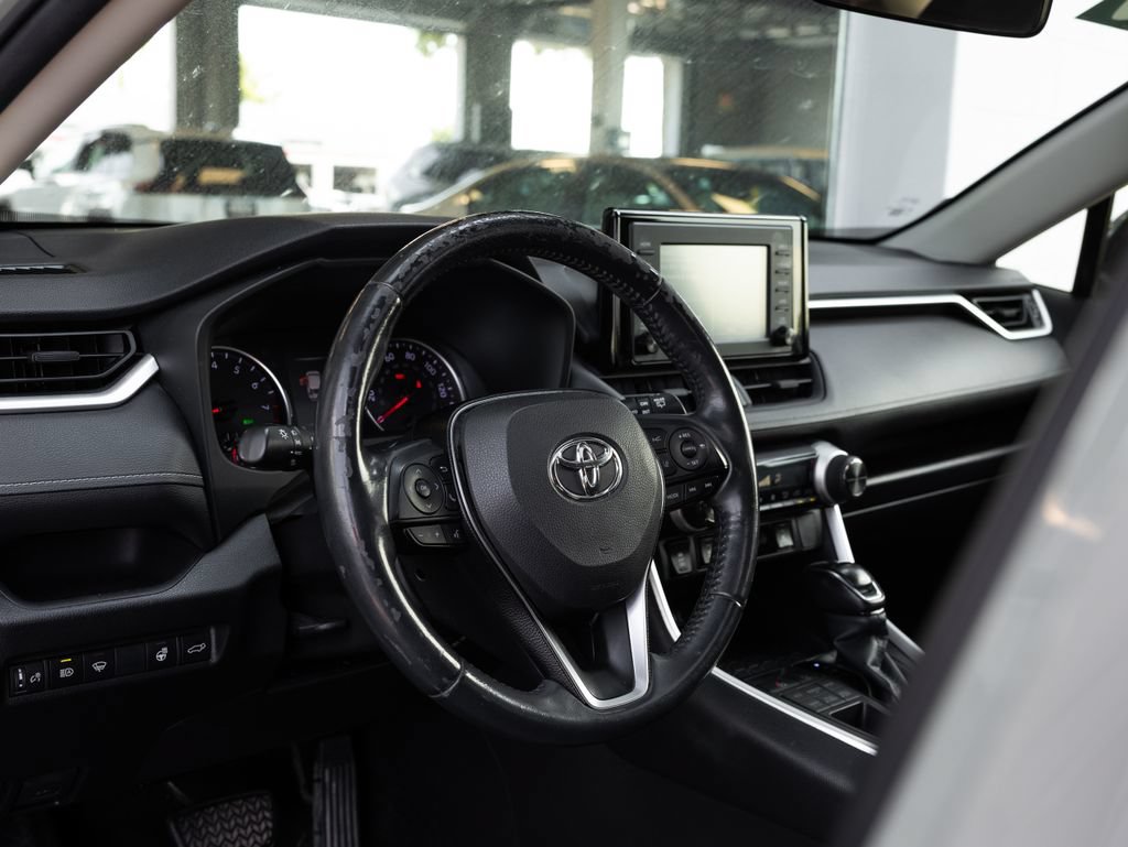 Used 2019 Toyota RAV4 XLE w/ Convenience Package AWD/4WD image 14