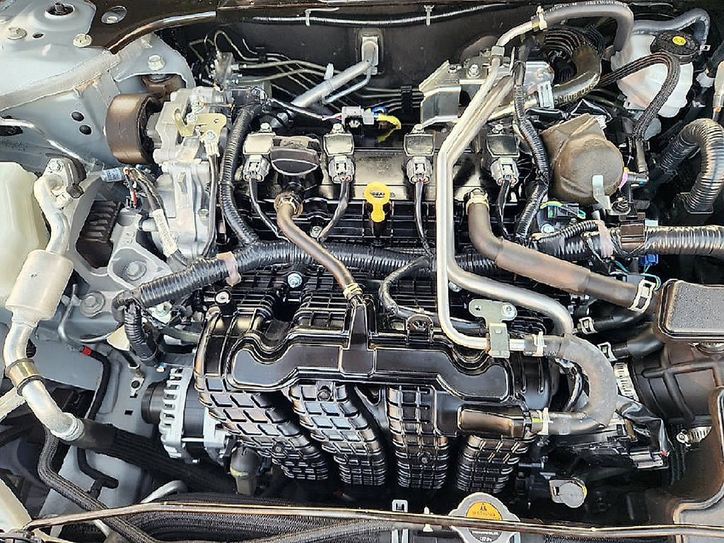 Used 2025 Nissan Altima 2.5 SV FWD image 32