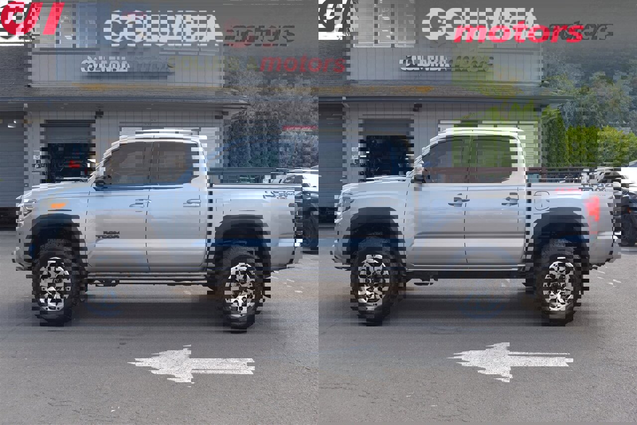 Used 2018 Toyota Tacoma TRD Off-Road image 9