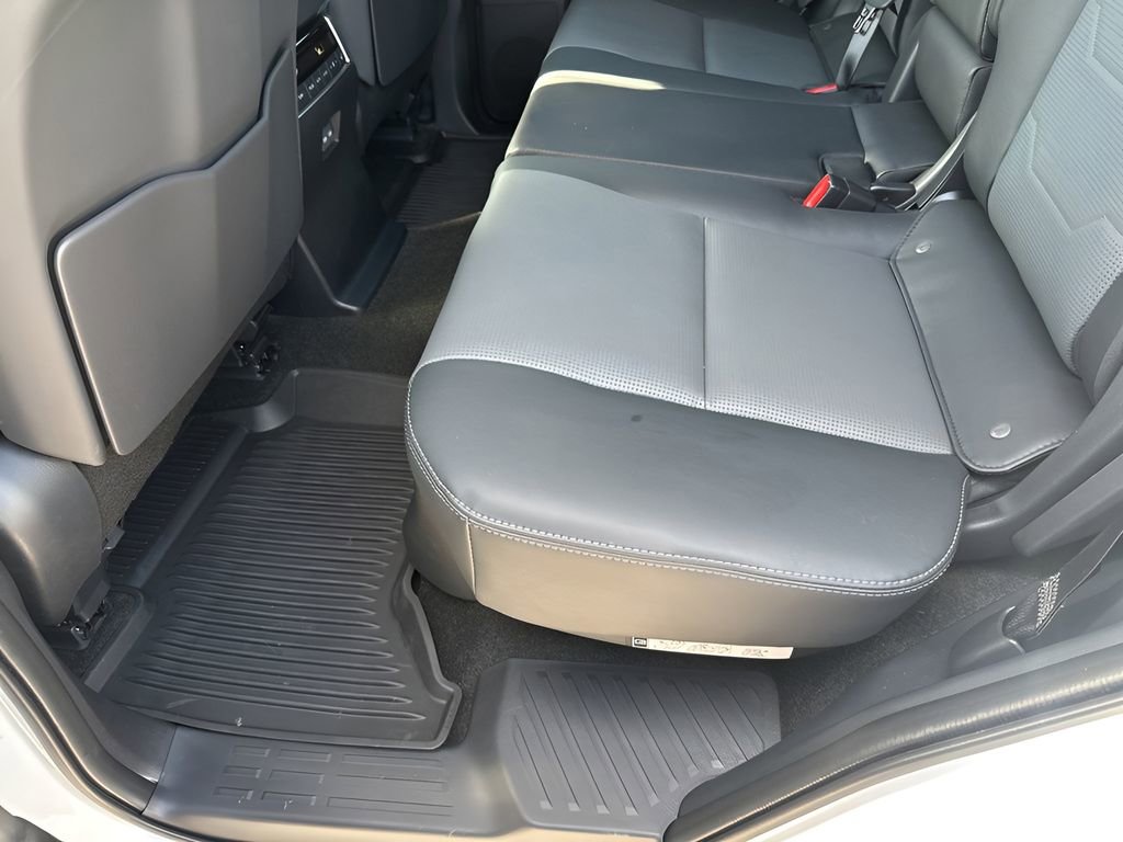 Used 2024 Lexus GX 550 w/ Accessory Package (Z1) AWD/4WD image 18