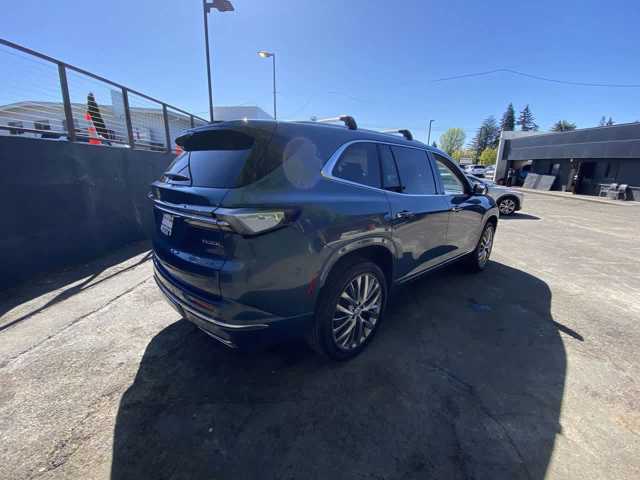Used 2025 Buick Enclave Avenir w/ Super Cruise Package AWD/4WD image 6