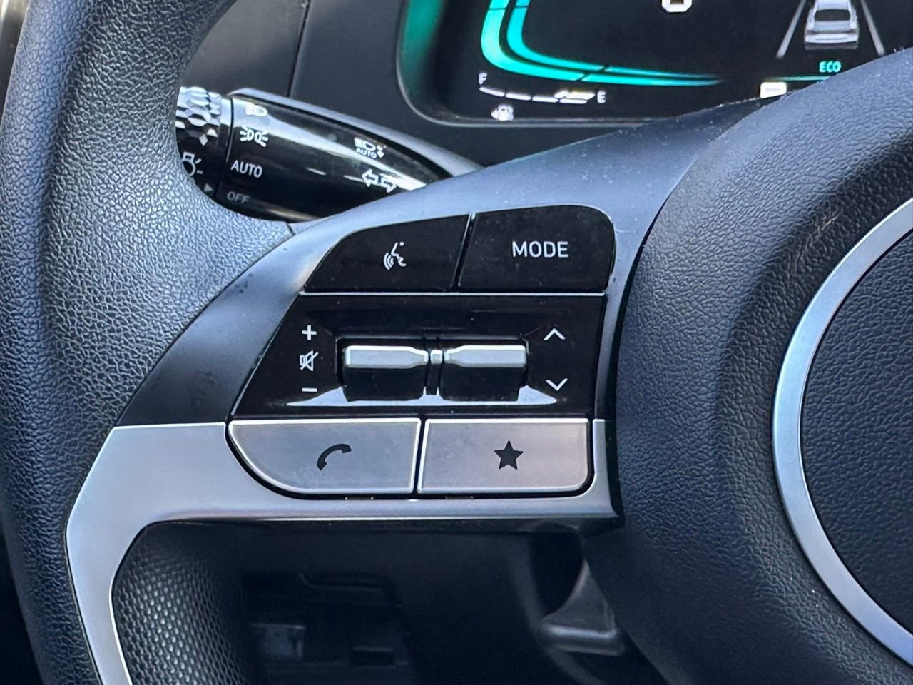 Used 2025 Hyundai Elantra Blue image 24