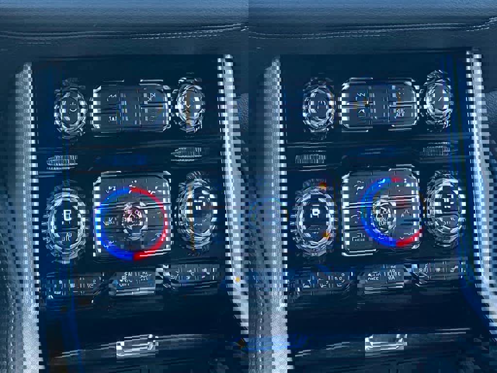 Used 2021 GMC Yukon XL Denali w/ LPO, Illumination Package image 10