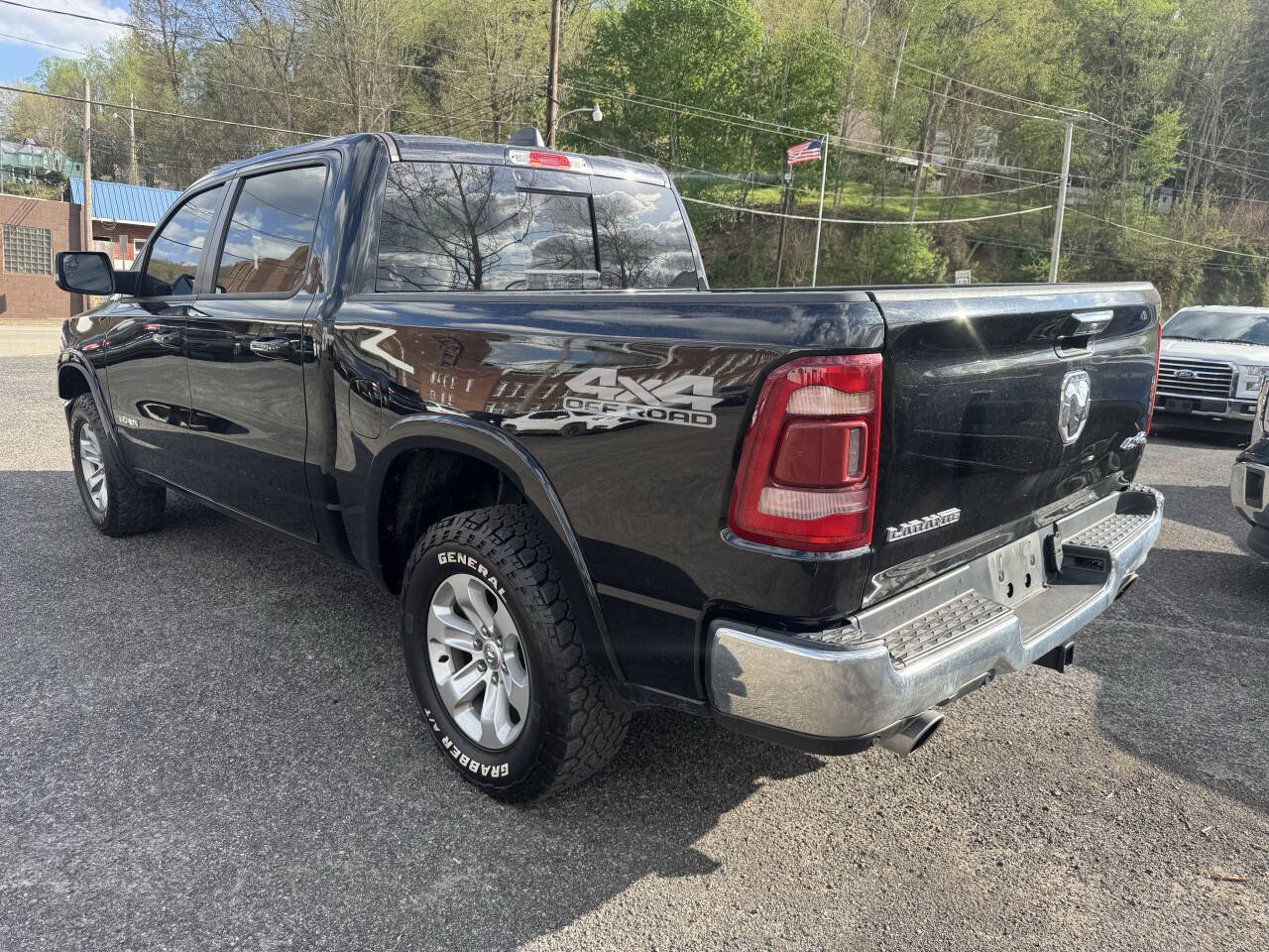 Used 2022 RAM 1500 Laramie AWD/4WD image 4