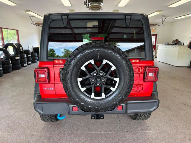 Certified 2025 Jeep Wrangler Unlimited Rubicon 4xe w/ Convenience Group AWD/4WD image 23