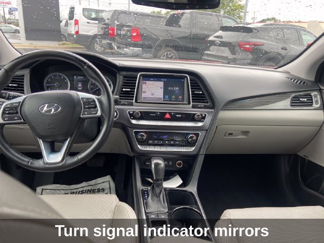 Used 2019 Hyundai Sonata Limited w/ Ultimate Package 04 FWD image 14