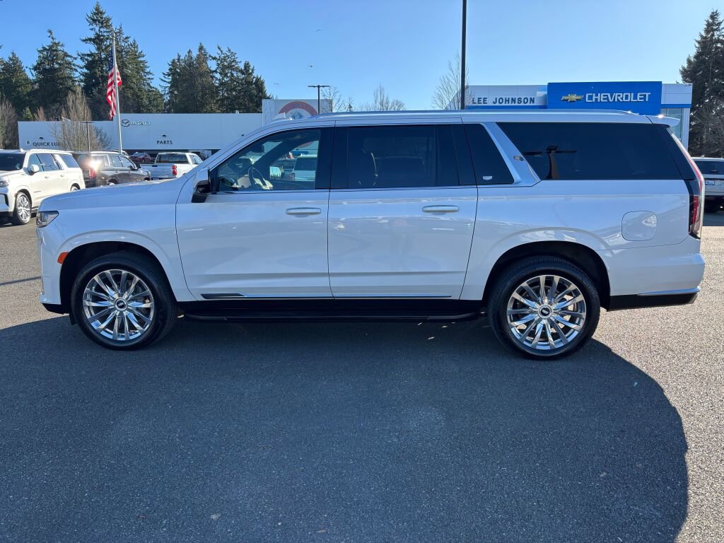 Used 2024 Cadillac Escalade ESV Luxury image 8