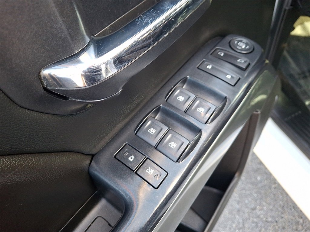 Used 2018 Chevrolet Silverado 1500 LT w/ All Star Edition image 27