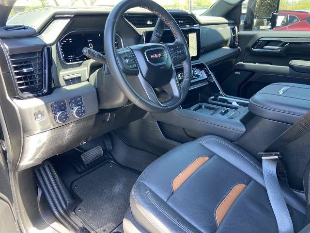 Used 2025 GMC Sierra 2500 AT4 w/ Technology Package AWD/4WD image 6