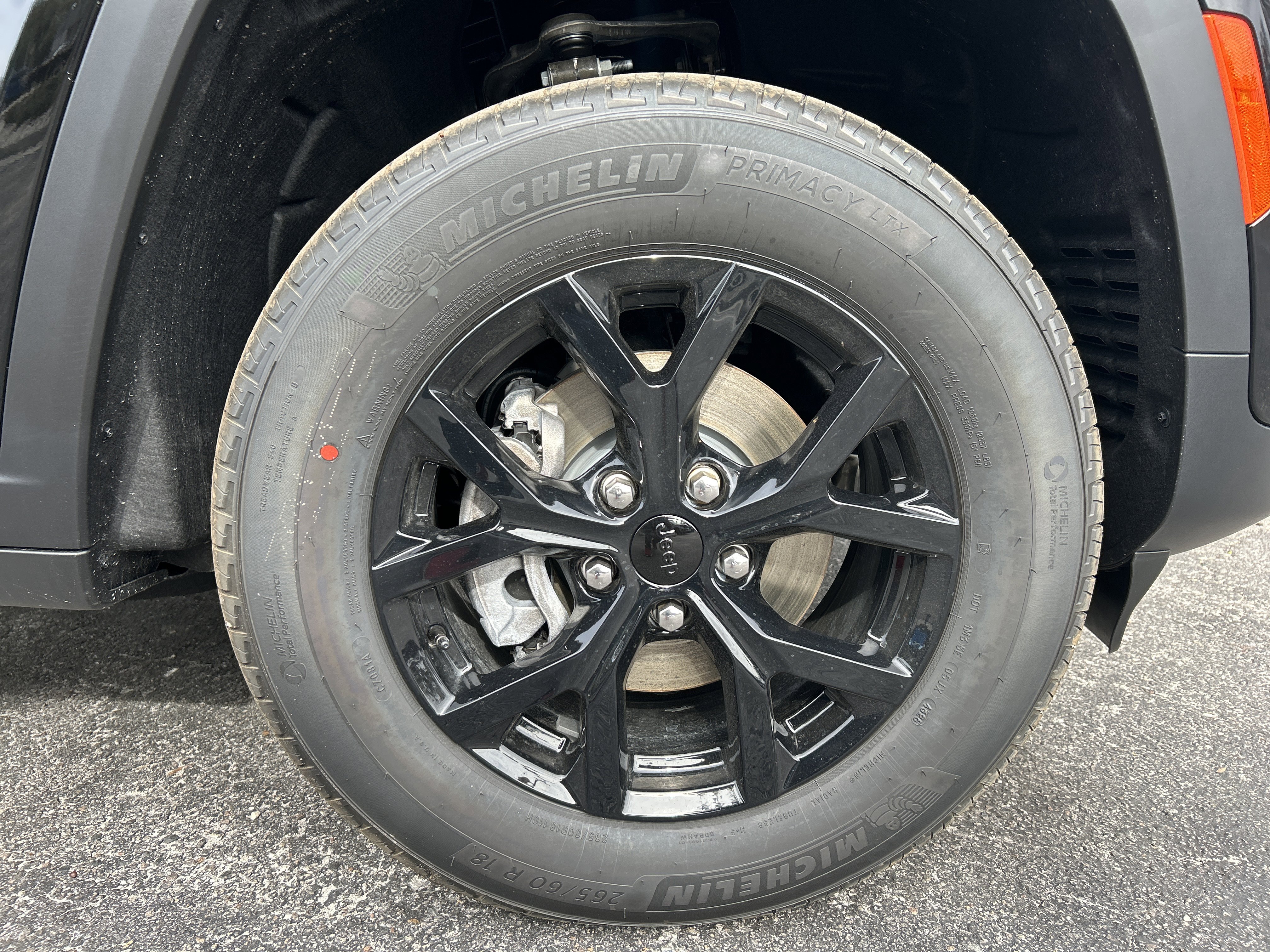 New 2025 Jeep Grand Cherokee Altitude image 11