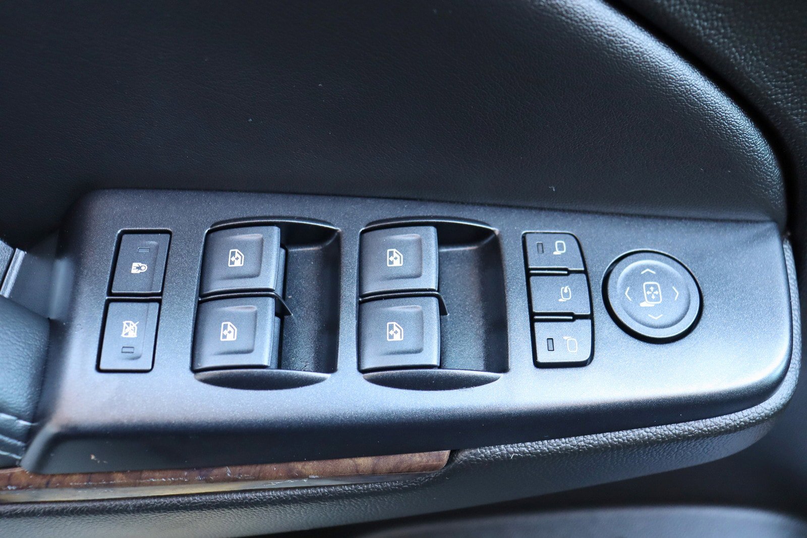 Used 2019 Chevrolet Tahoe LT AWD/4WD image 28
