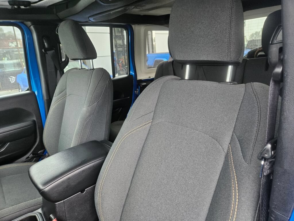 Used 2024 Jeep Wrangler Unlimited AWD/4WD image 19
