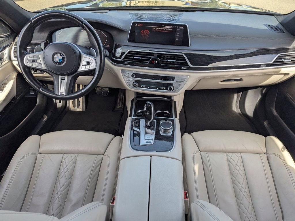 Used 2021 BMW 740i w/ M Sport Package RWD image 15