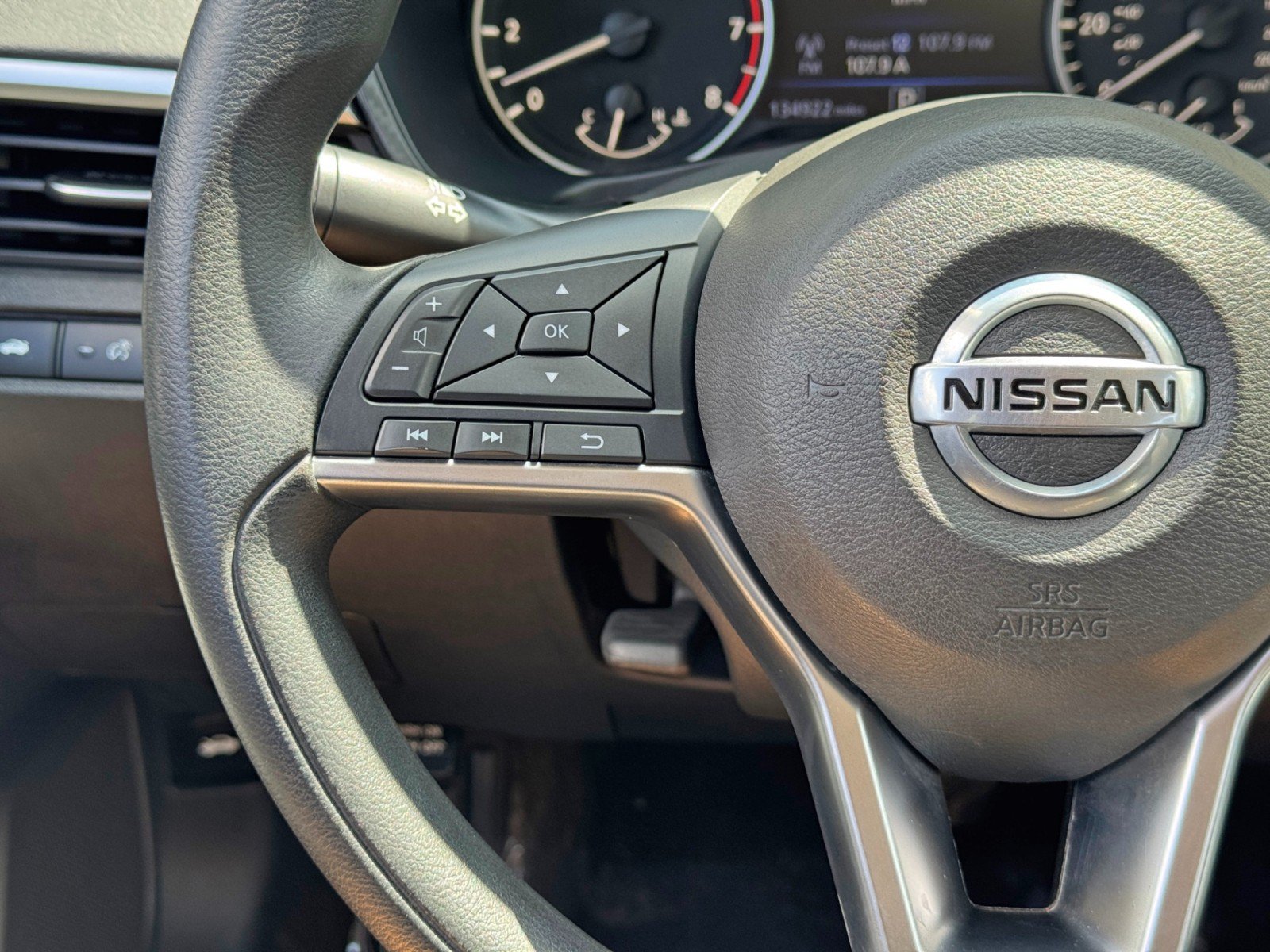 Used 2020 Nissan Altima 2.5 S FWD image 18