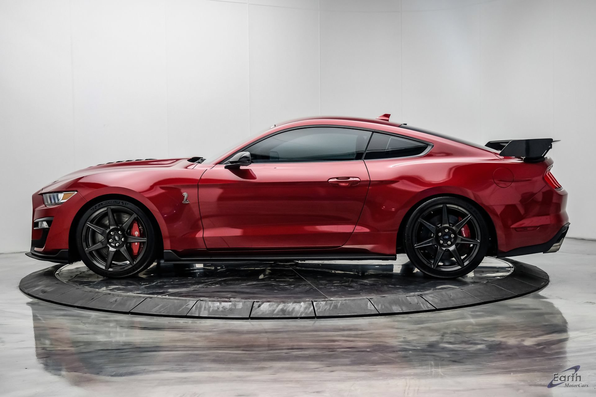 Used 2020 Ford Mustang Shelby GT500 w/ Carbon Fiber Track Pack RWD image 8