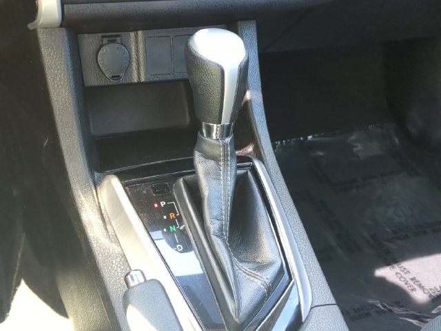 Used 2018 Toyota Corolla LE FWD image 26