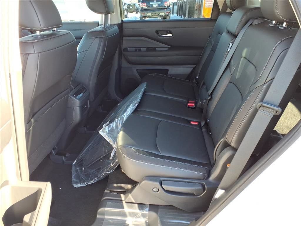 New 2025 Nissan Pathfinder SL image 28