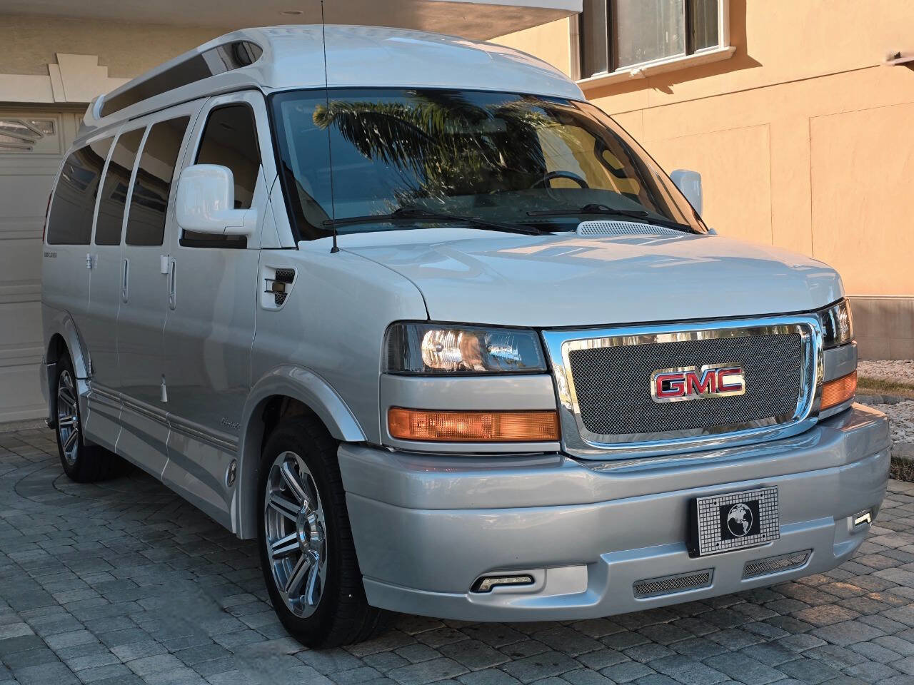 Used 2016 GMC Savana 2500 image 25