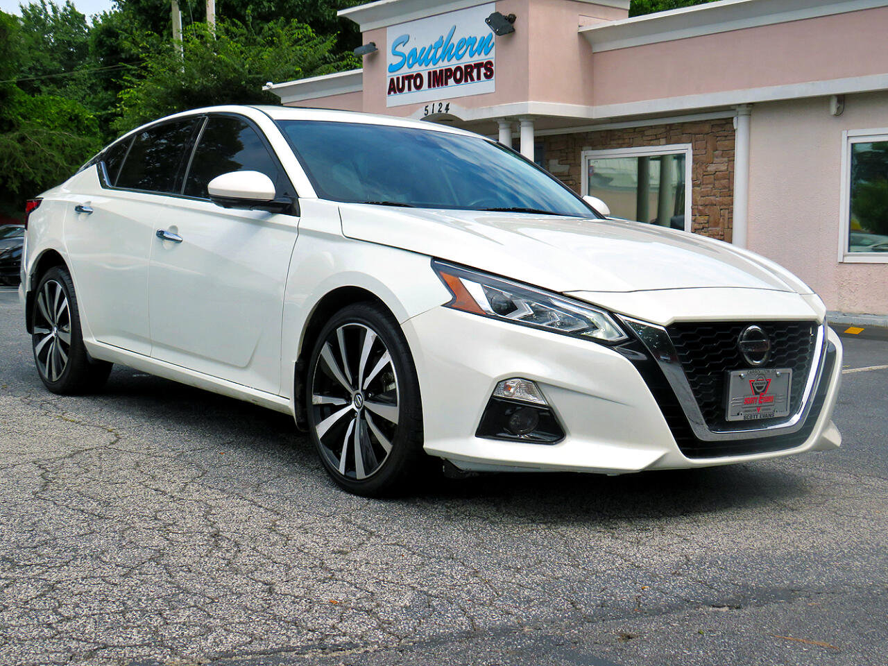 Used 2022 Nissan Altima 2.5 Platinum image 3