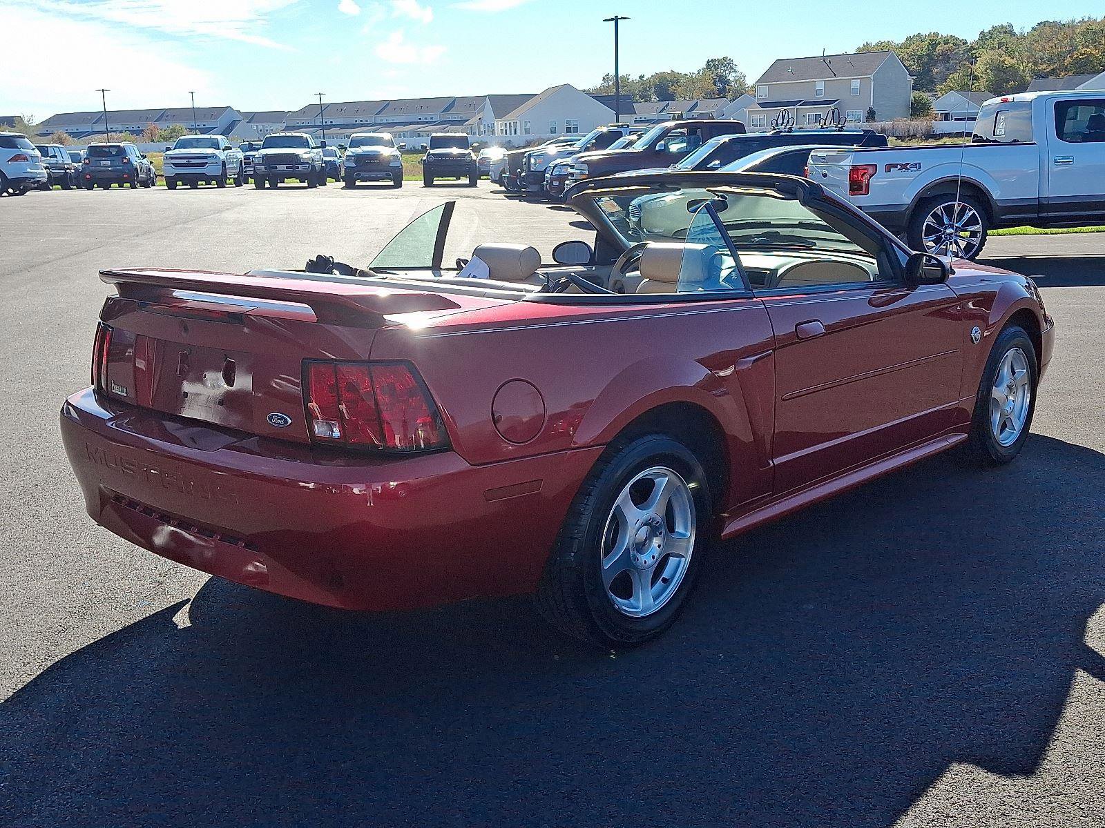 Used 2004 Ford Mustang Deluxe image 7